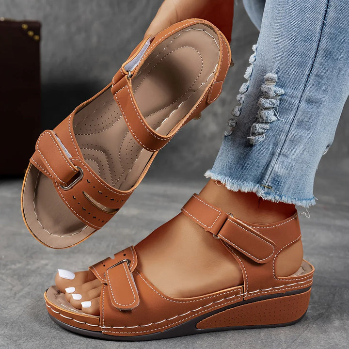 Lina | CHIC & COMFY SUMMER SANDALS