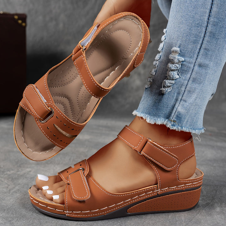 Lina | CHIC & COMFY SUMMER SANDALS