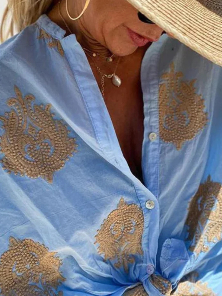 Chloé – The Light & Elegant Blouse